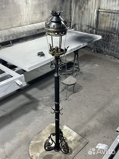 Вешалка кованая