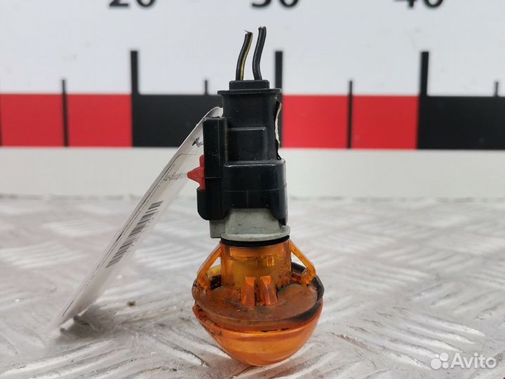 Повторитель передний правый Jeep Liberty 2003