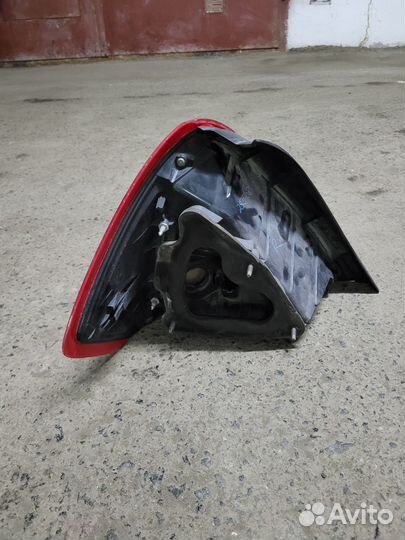 Фонарь задний правый Ниссан Тиида 2008 г. б/у