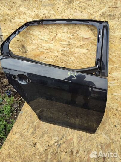 Задняя правая дверь Vw Jetta 5