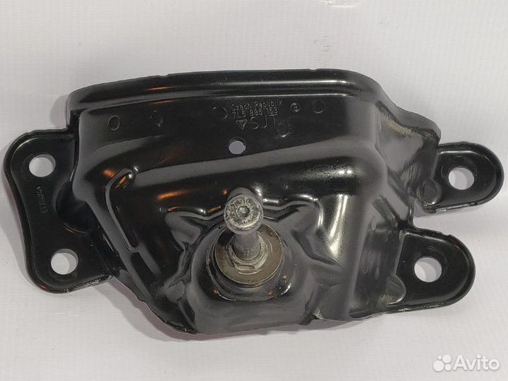 Кронштейн сиденья задний правый Porsche Cayenne