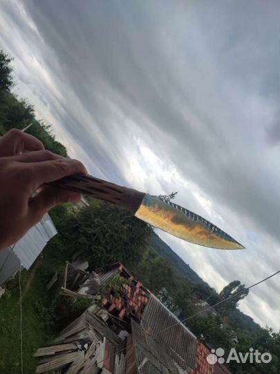 Нож из лунного камня