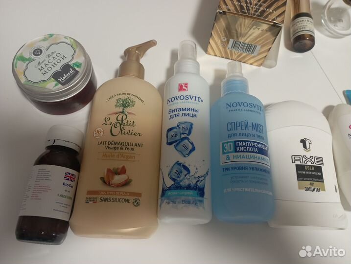 Набор косметики пакетом и краска для волос