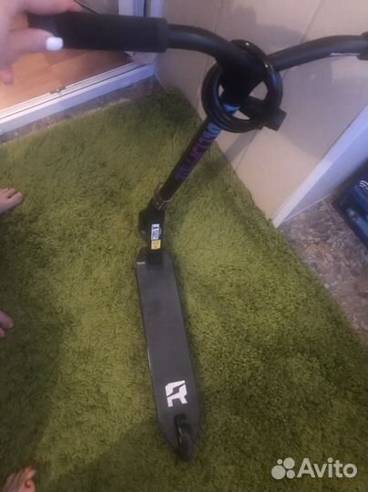 Трюковой самокат reaction