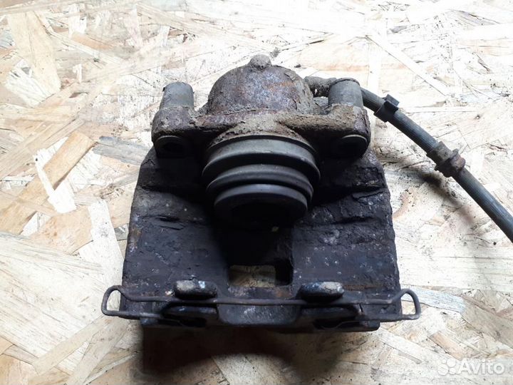 Суппорт передний правый Opel Vectra C 2002-2008