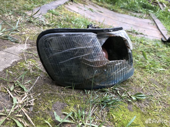 Поворотник правый Ниссан Альмера Н15 1998г