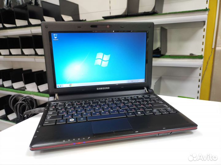 Компактный нетбук Samsung 10.1