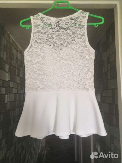 Топ с баской