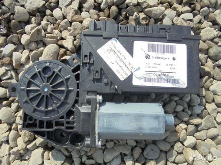 Мотор стеклоподъемника задний левый Volkswagen