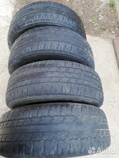 Bridgestone Dueler A/T 693 265/65 R17