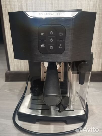 Кофеварка рожковая Redmond