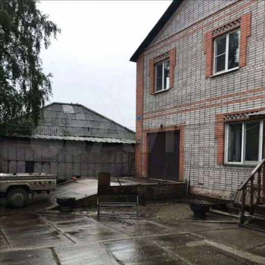 Коттедж 338 м² на участке 13 сот.