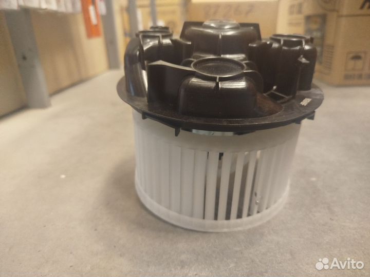 Мотор печки Рено Логан