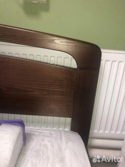 Кровати новые из массива дерева