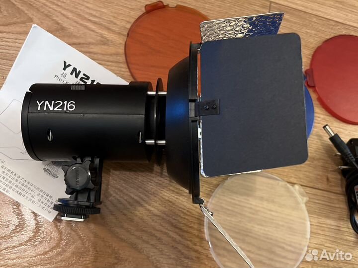Накамерный свет YongNuo YN216