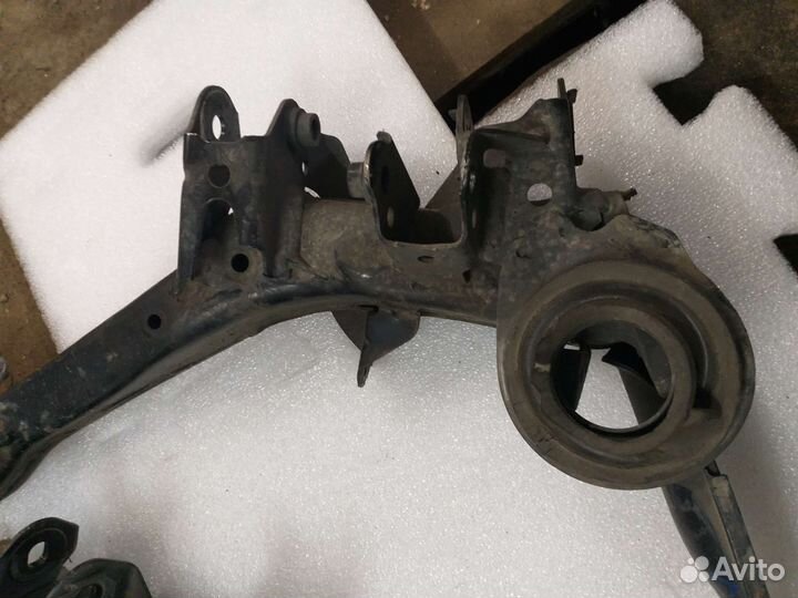 Задние нижние рычаги honda civic 4d