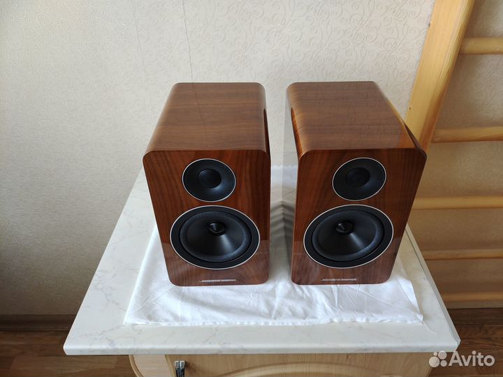 Acoustic Energy AE1 Active Walnut