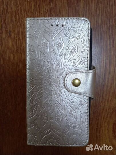 Чехлы на телефон