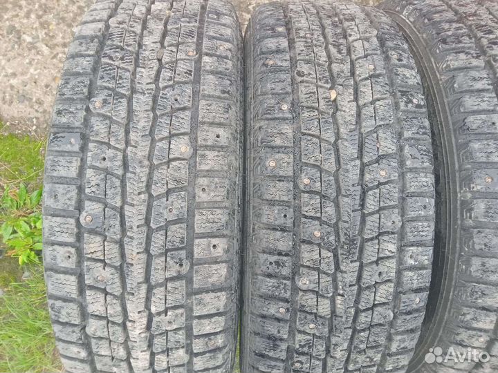 Dunlop SP Winter Ice 01 205/60 R16