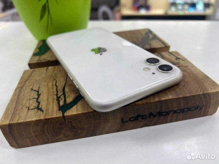 iPhone 11, 64 ГБ