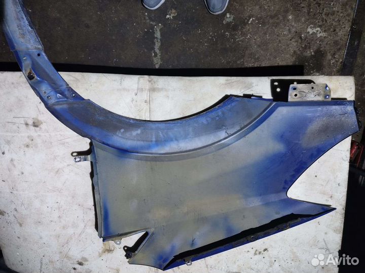 Крыло переднее правое мерседес спринтер