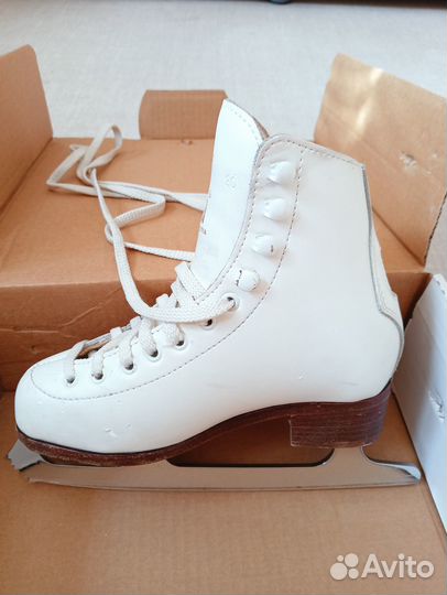 Фигурные коньки Wifa Prima Set, размер 30LL