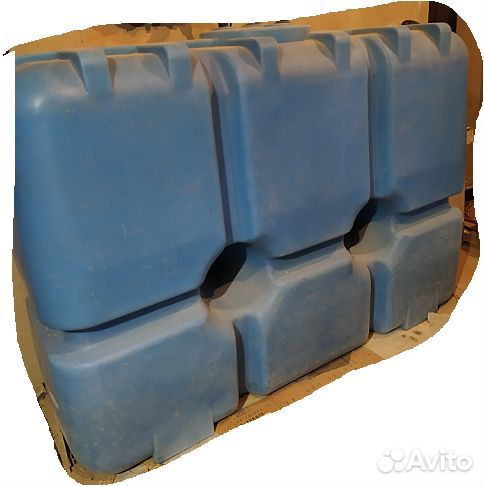 Пластиковый бак