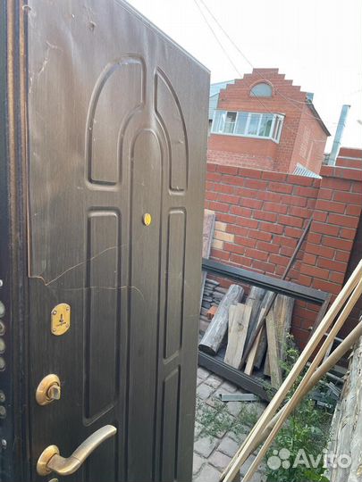Дверь металлическая б/у