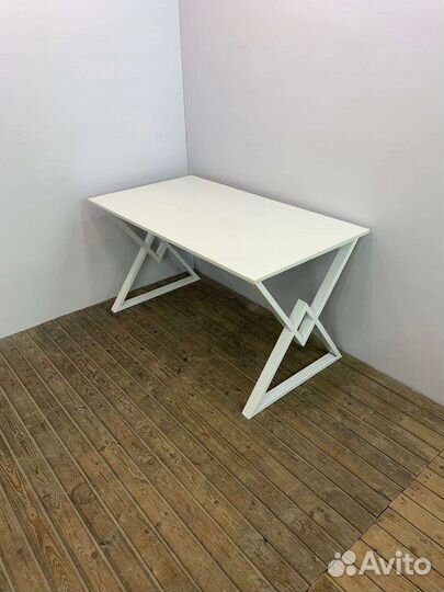 Стол в стиле лофт