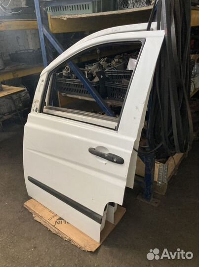 Дверь передняя Мерседес Вито 639