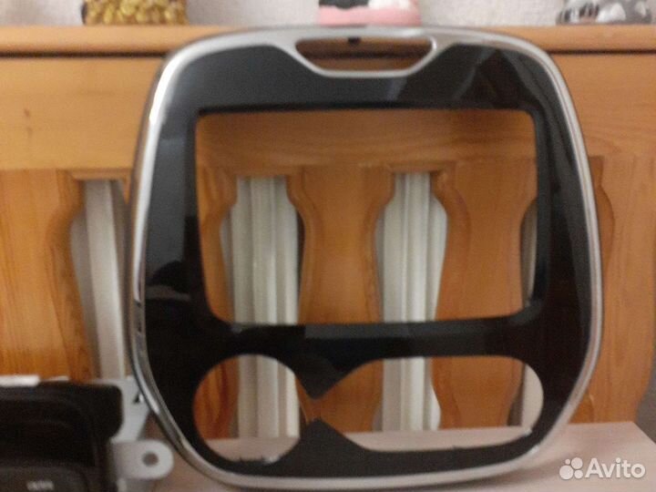 Новая оригинальная штатная магнитола Renault