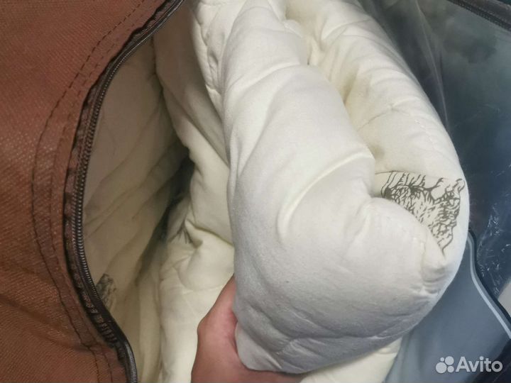 Одеяло шерстяное 200х220