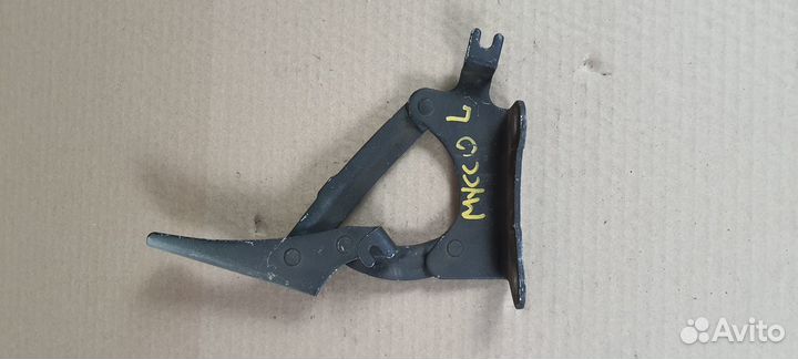 Петля капота SsangYong Musso, 2003г