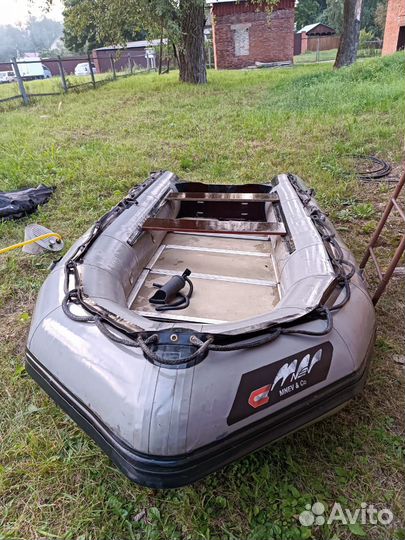 Двигатель HDX F 4 BMS и лодка Мнев и ко скат S-360