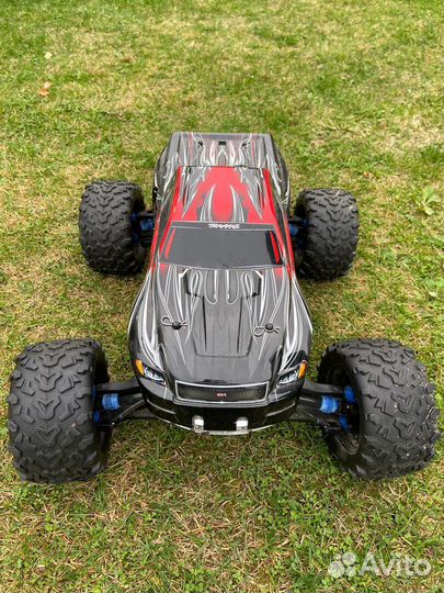 Радиоуправляемая машинка traxxas 3.3