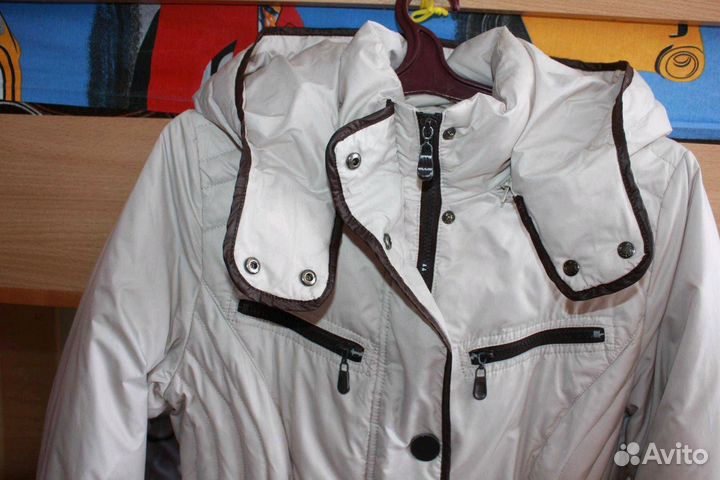 Куртка демисезонная. Женская. 46 размер