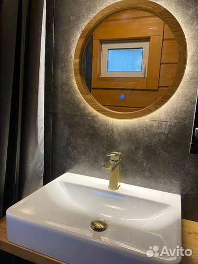 Зеркало с подсветкой для ванной