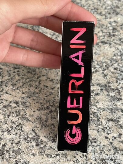 Guerlain помада La petite robe noire