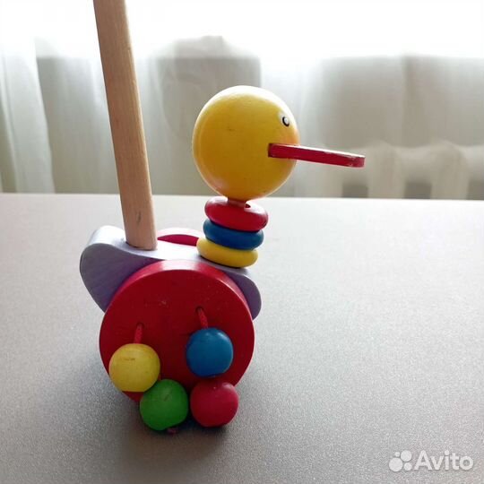 Каталка на палочке Уточка деревянная