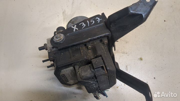 Блок абс, насос Toyota Avensis 2, 2003