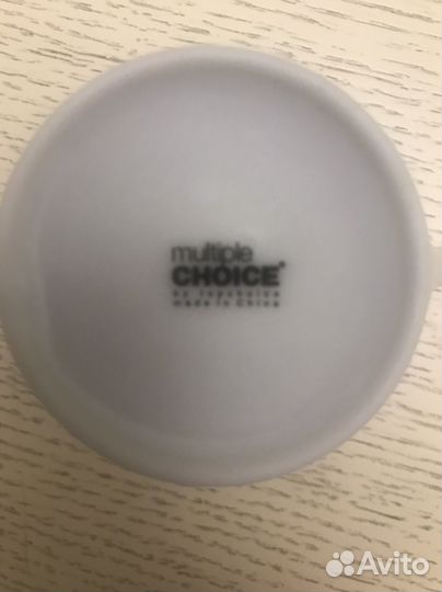 Кофейные чашки с блюдцами