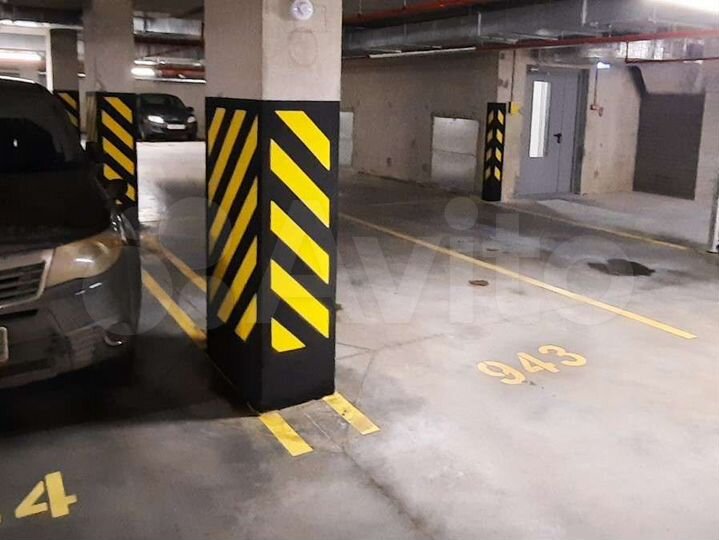 Машиноместо, 13 м²