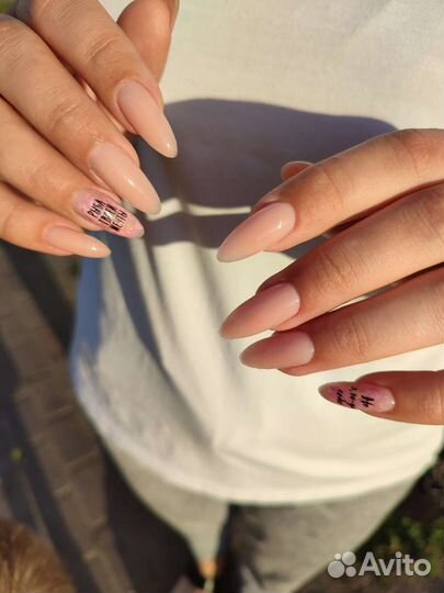 Маникюр с покрытием гель-лаком