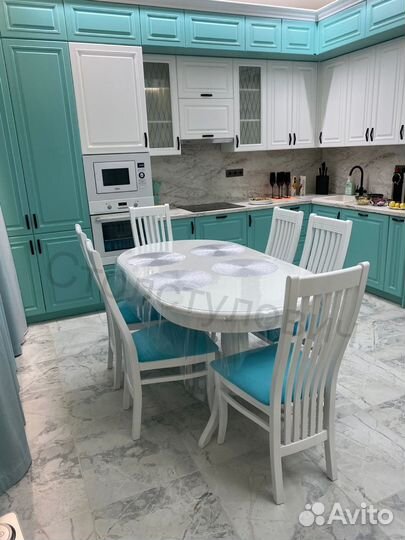 Столы и стулья