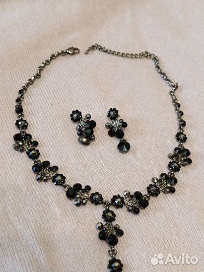 Колье+ шпильки+ серьги