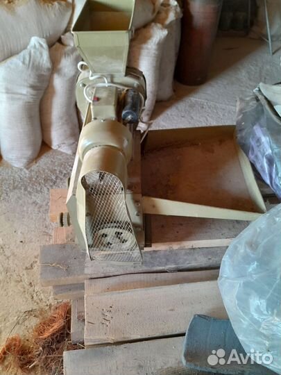 Зернодробилка