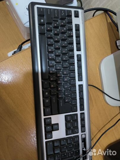 Монитор для компьютера + клавиатура