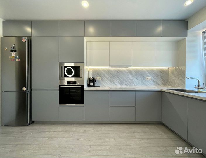 Кухонный гарнитур угловой в потолок на заказ