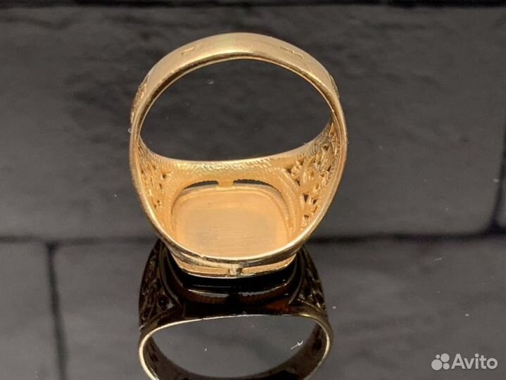 Золотая печатка 583 пробы массой 5.9 грамма (18.5
