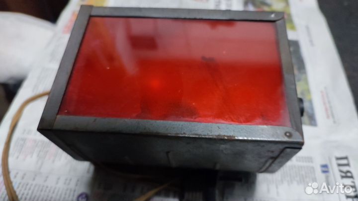 Красный фонарь для фотопечати